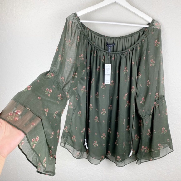White House Black Market Tops - HP💝NWOT WHBM Off Shoulder Olive Grn Blouse xs